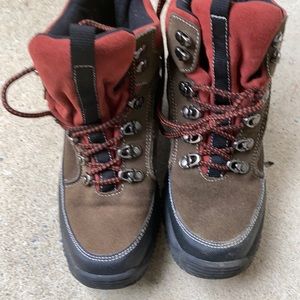 Bass hiking boots - priced to sell!
